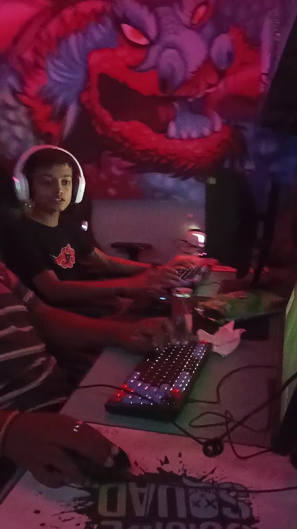 A gamer locked in at a TGT battlestation